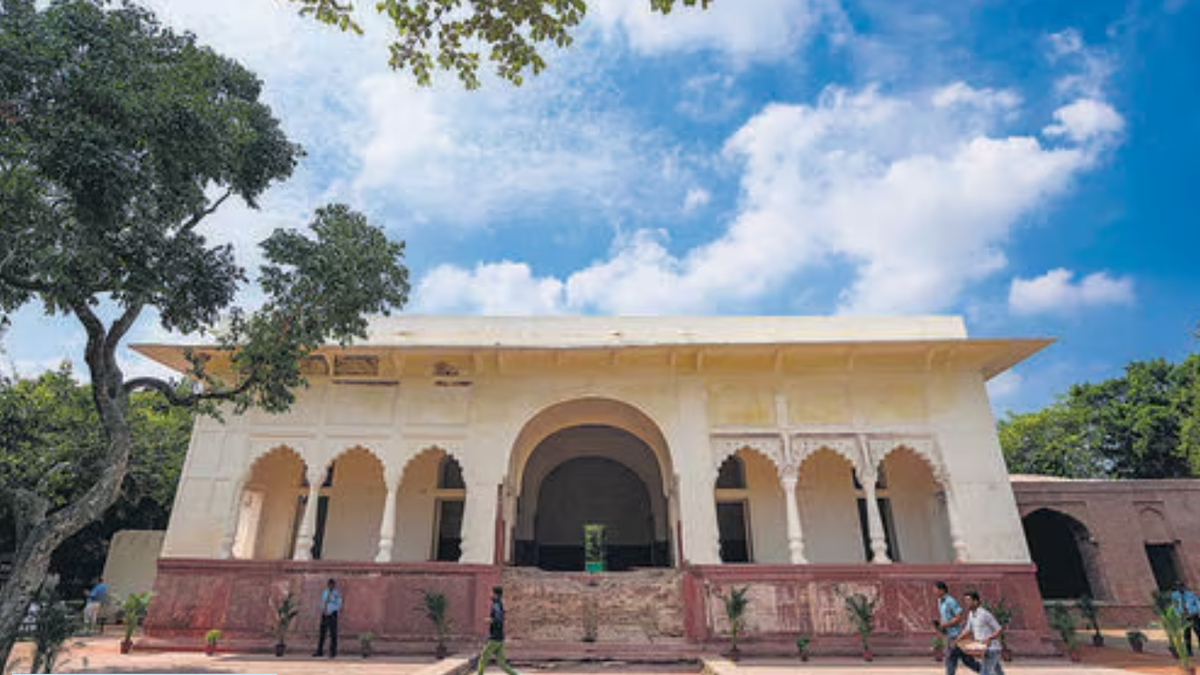 Sheesh Mahal Delhi | Mughal Palace & His...