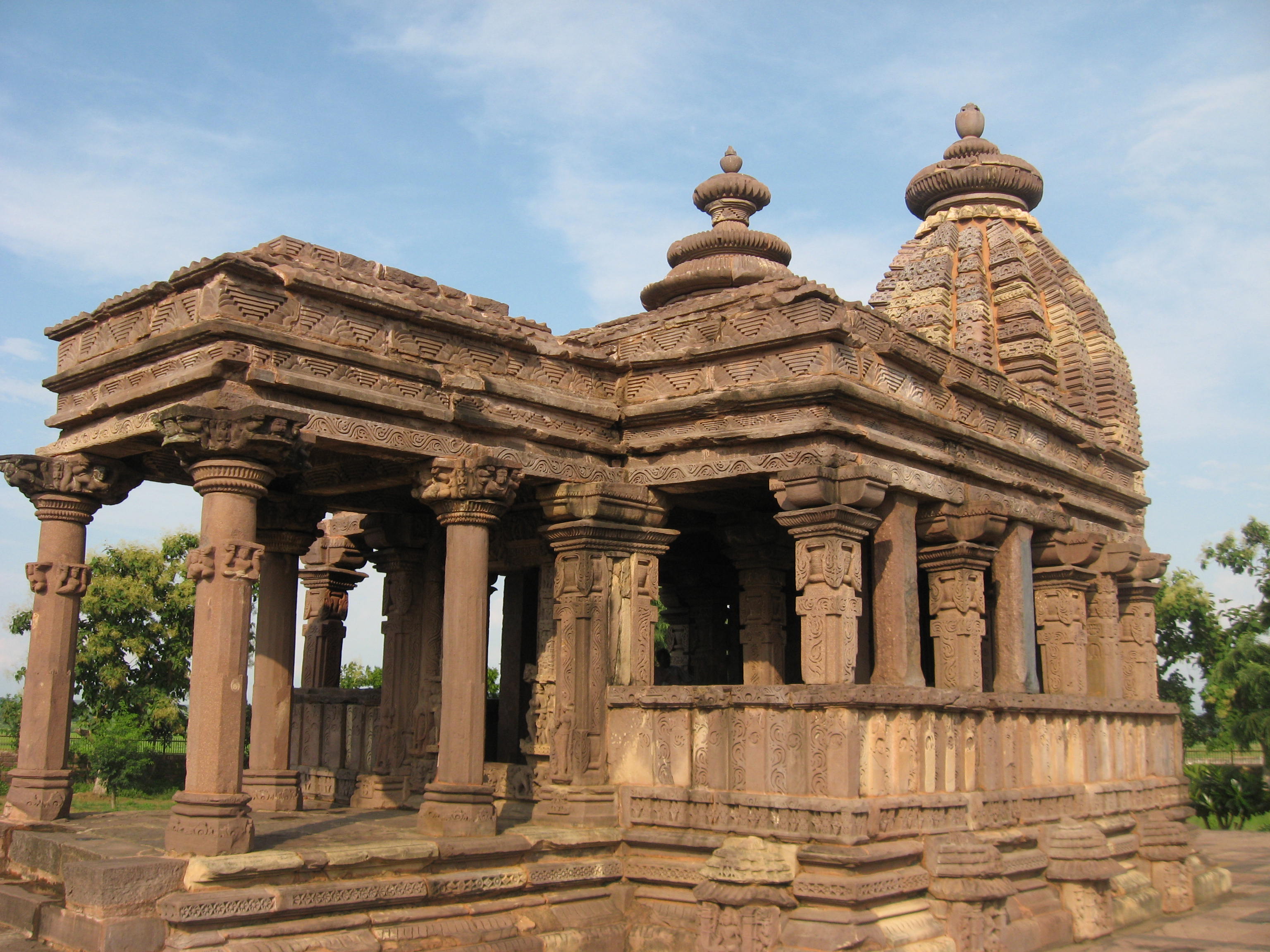  A GOND FORT, A BRANCH OF TETHYS SEA & OLD JAIN TEMPLES AROUND JABALPUR