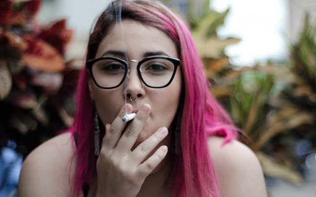  Job stress, ‘cool factor’ push women into smoking