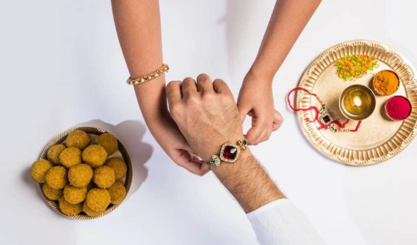  Rakshabandhan 2022: Go for some ‘hat-ke’ gifts for your sister this time