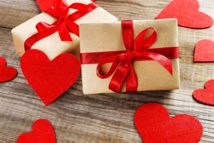  VALENTINE DAY 2023: FEW UNIQUE GIFTS THAT YOU CAN BUY