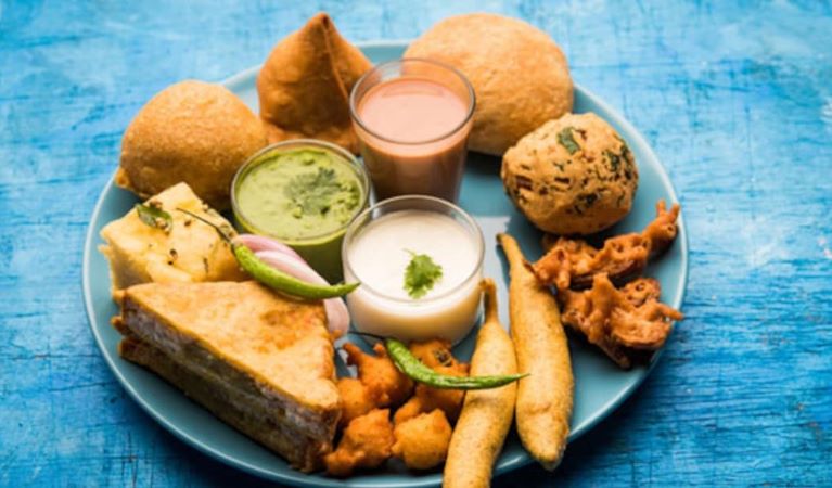  Monsoon snacking trends: Indulge in healthy options and nostalgic bites