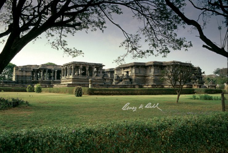  Filigree in Stone: Hoysala Temples
