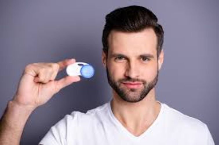  Sleeping with contact lenses? STOP IT