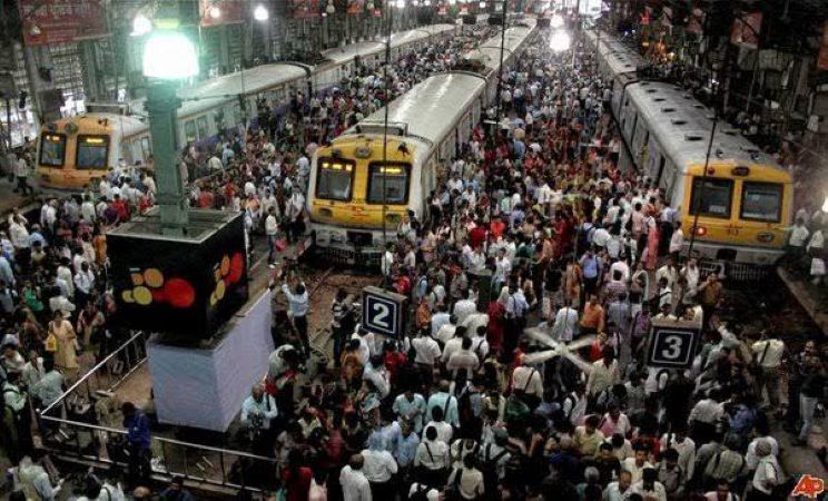  Rising crowd anxiety in metros: Experts call for early intervention