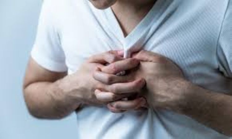  Do Not Ignore Chest Discomfort: Know About the Early Signs of Heart Attack