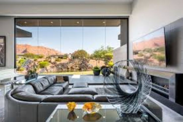  Open Spaces, Open Minds: Homes That Breathe