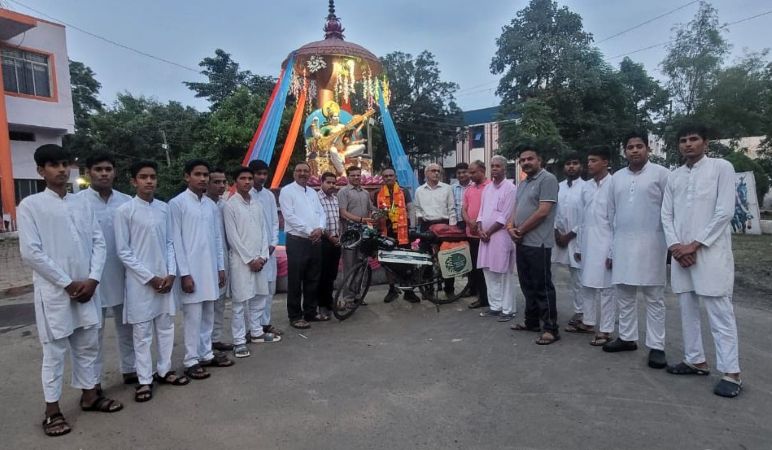  Noida’s Tarun Parmar embarks on a cycling journey for meditation and drug-free India