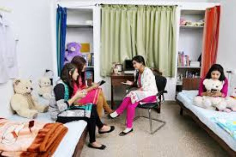  How supportive hostel communities help girls feel safe & more confident