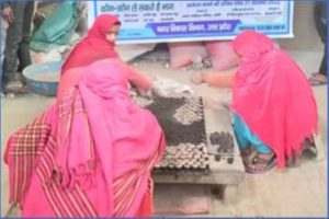 Loni women in waste management